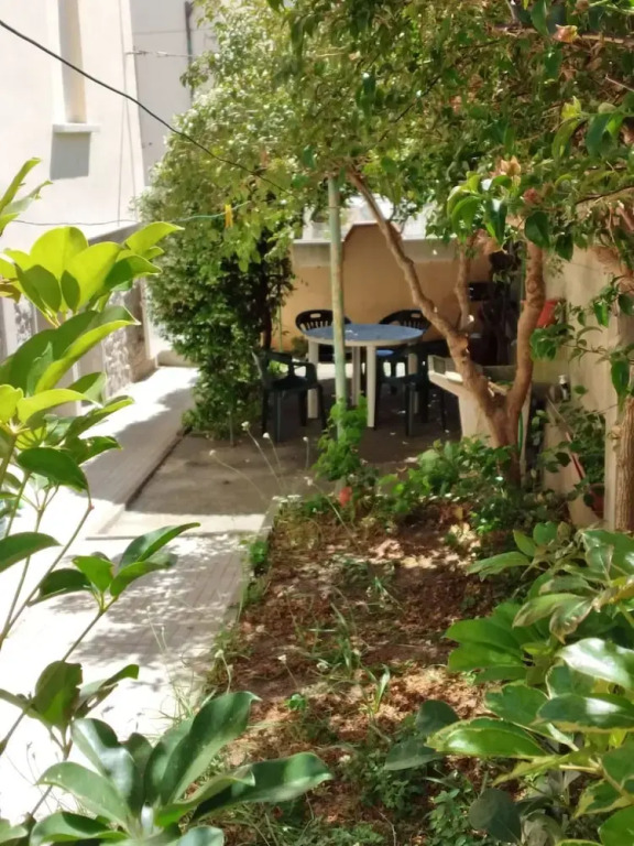 4 bed Places in the new Town Area - Ref Manto-rif Manto