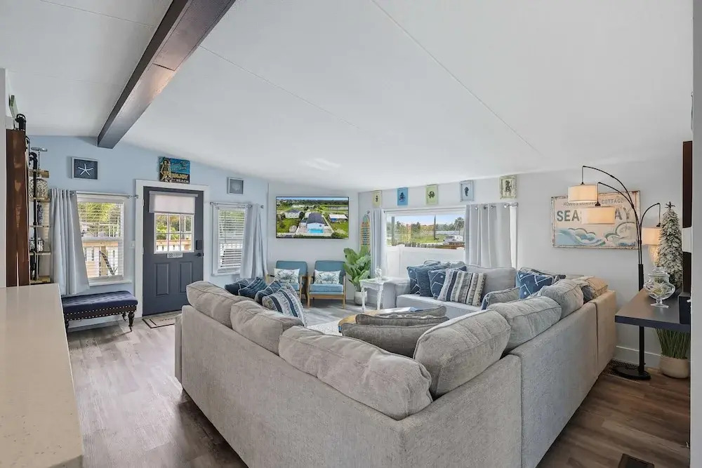 4BR Coastal Pool Cottage Golf Cart Kayaks