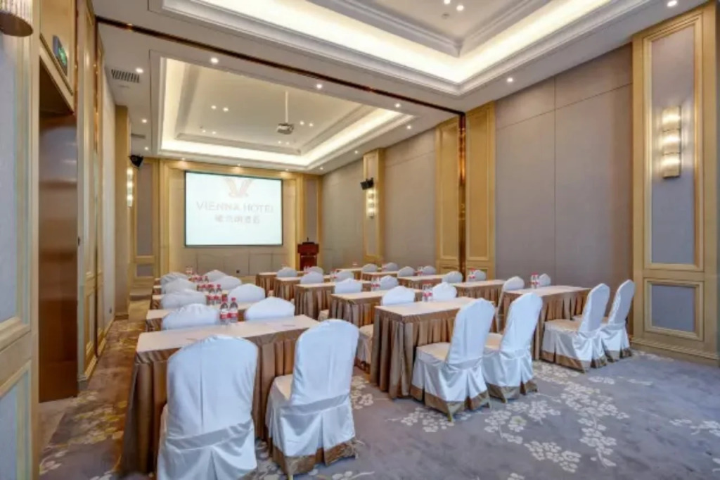 Vienna Hotel (Xi'an Qujiang Datang never night city)