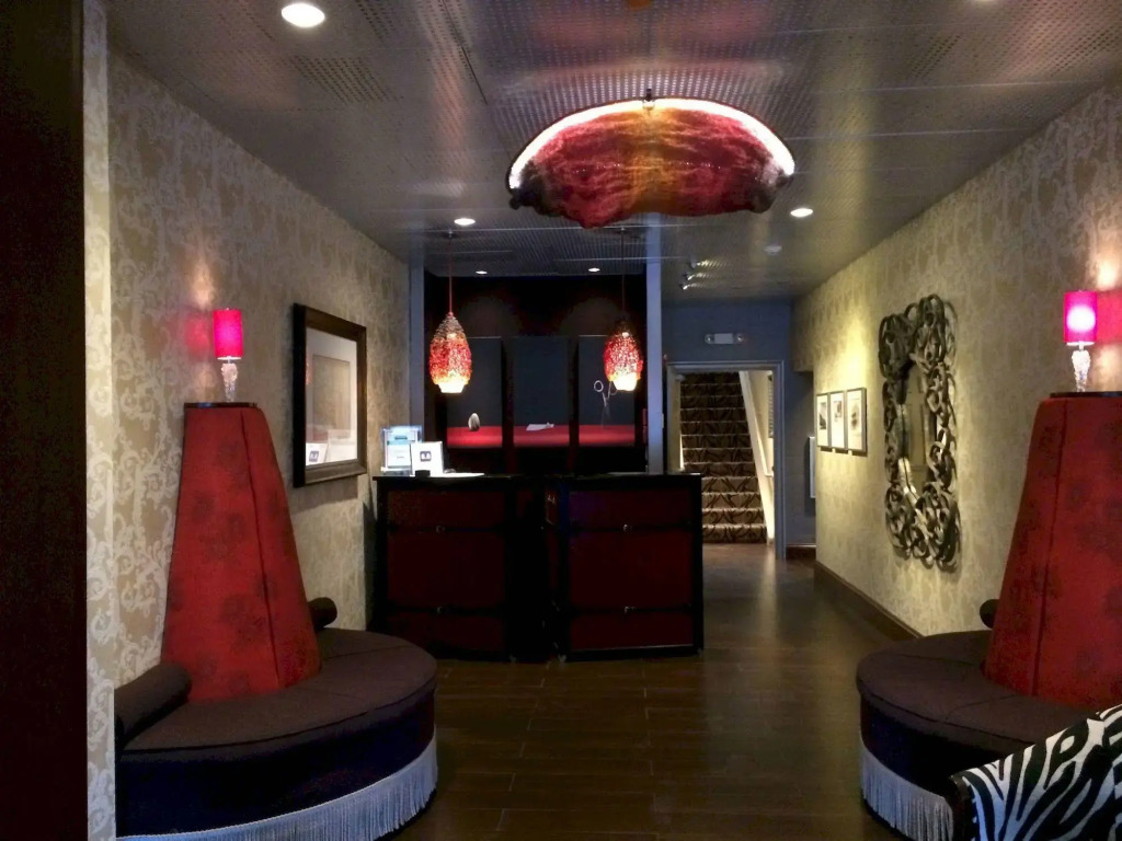 Chestnut Hill Hotel