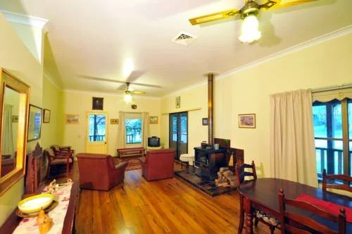 Tom and Sues Place