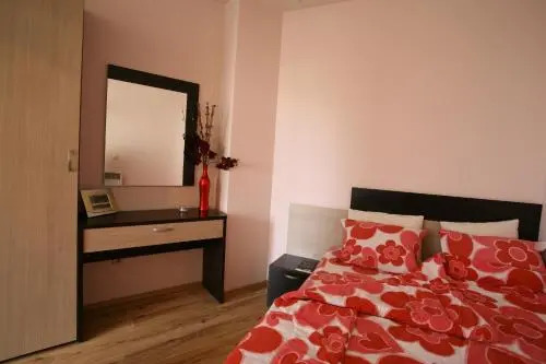 Simeon Apartment