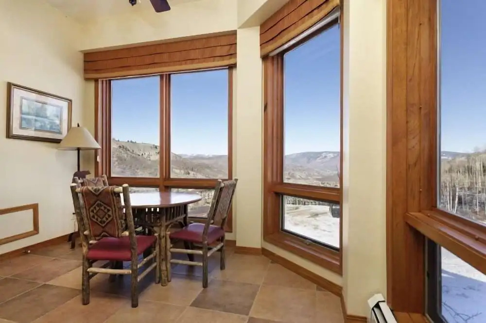 Ski In, Ski Out, 3 Bedroom Luxury Residence In The Heart Of Snowmass Village