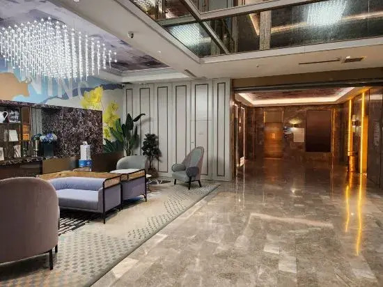 Starway Hotel (Xining Central Shopping Plaza Yile Building)