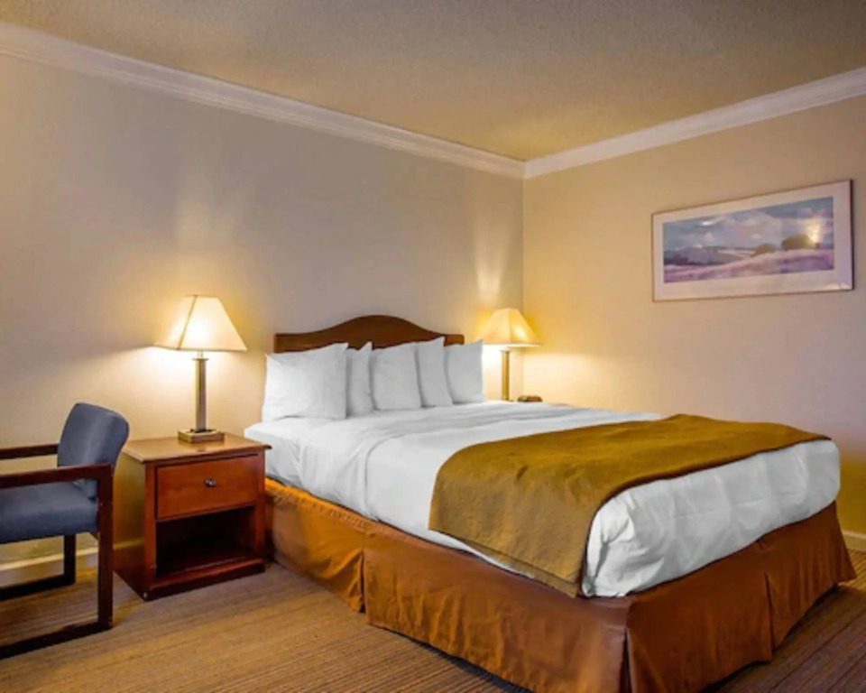 Arbor Inn Monterey