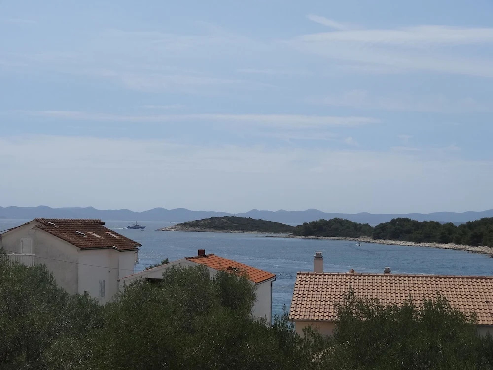 Ilsad Apartments - Apartment With Pool 80 Meters From sea - Great Location