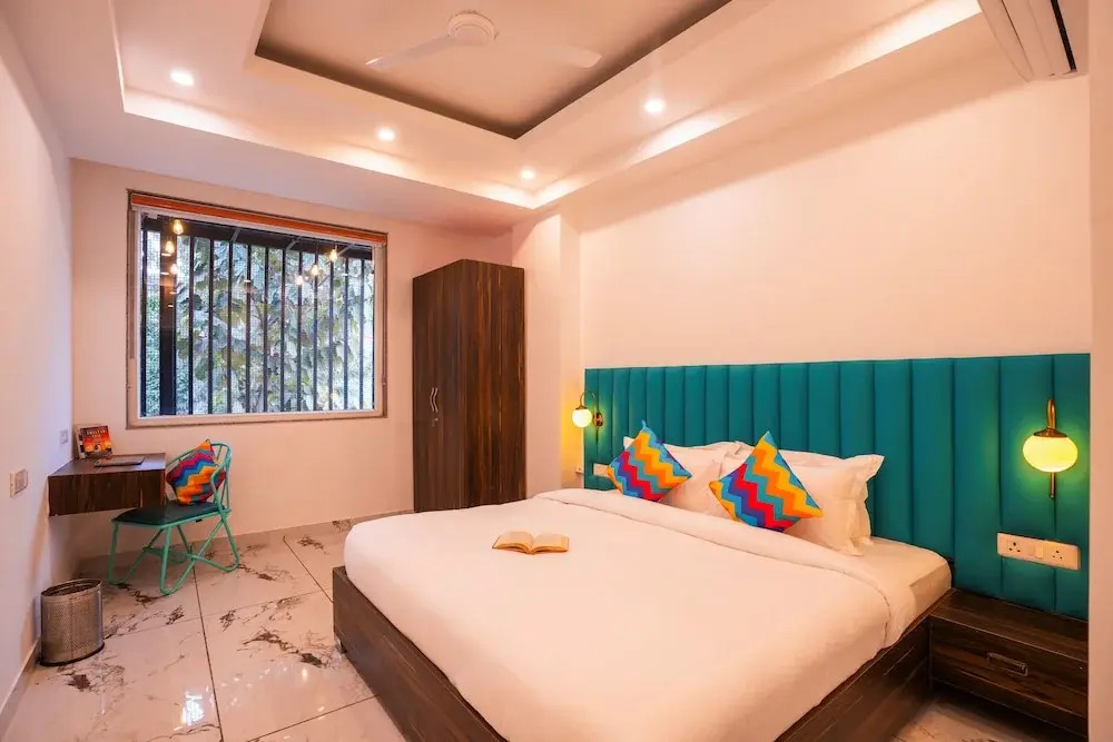 goSTOPS Gurugram, Baani Square PLUS - Private Rooms & Dorms