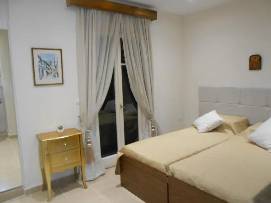 Elena's old Corfu town apartment