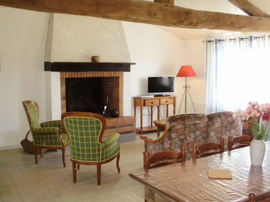 Charmant Gîte Rénové avec Jardin Privé, Cheminée et WiFi à Vairé, Vendée - FR-1-426-411