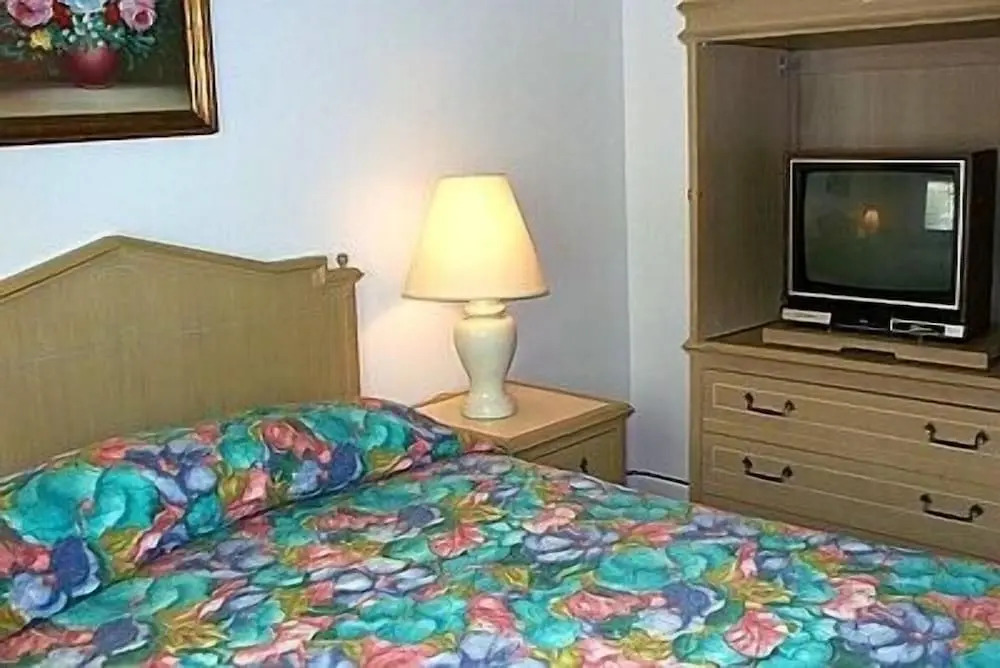 Aquarius Arms Motel