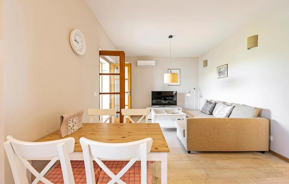 Awesome Apartment in Zaboric With 2 Bedrooms and Wifi