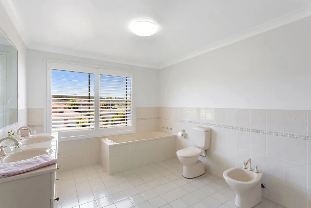 The Porthole, 4