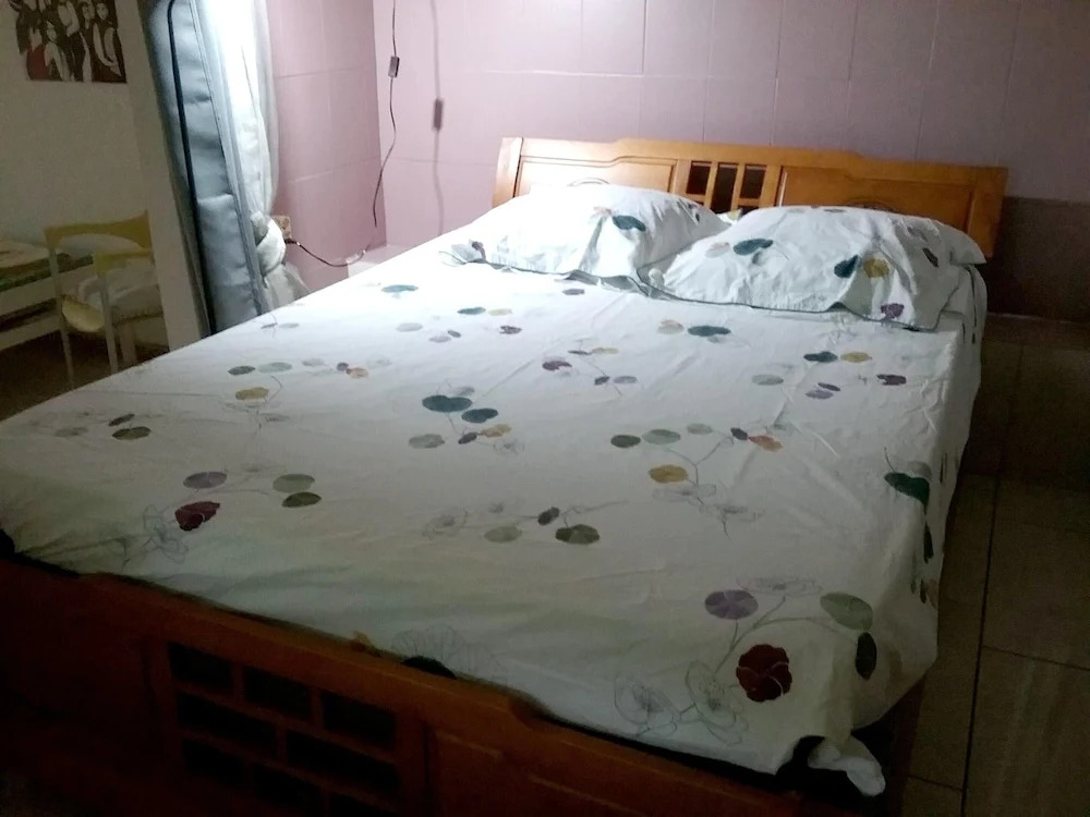 Studio in Saint pierre, With Enclosed Garden and Wifi Near the Beach