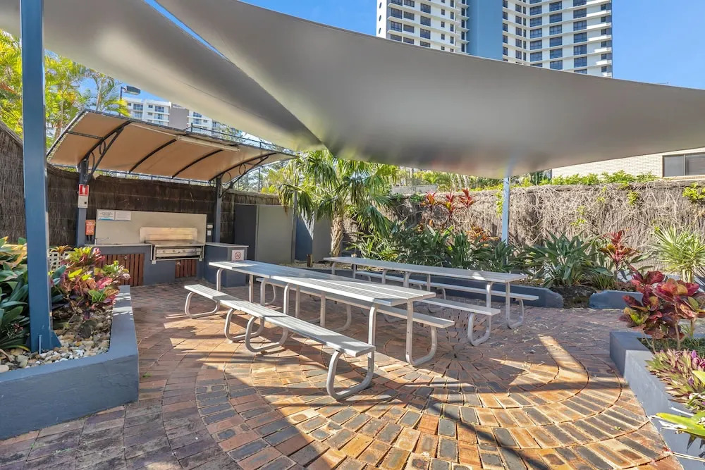 Terrific Location, Large 2BR, 2 Bath Apt