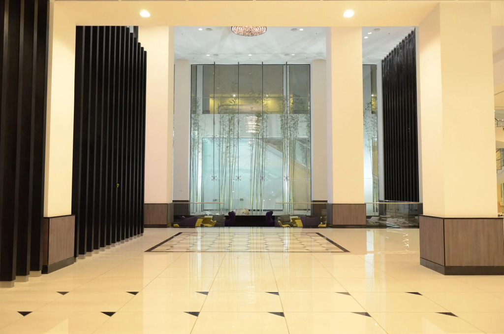 Grand Alora Hotel