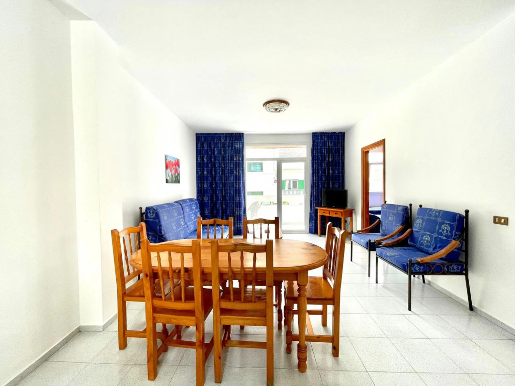 Bonito apartamento de 2 domitorios frente al mar