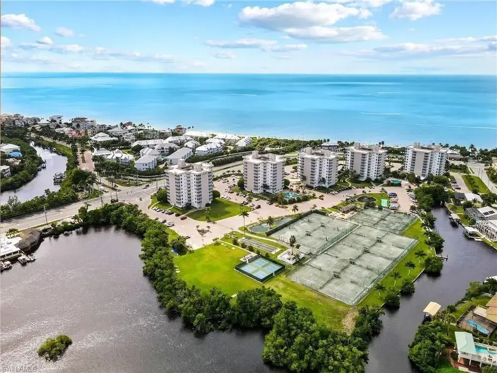 Bonita Beach & Tennis 1906 - Weekly