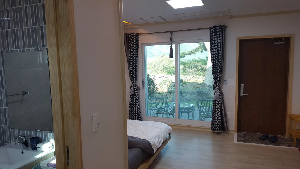 Wind Jeju Cafe & Pension
