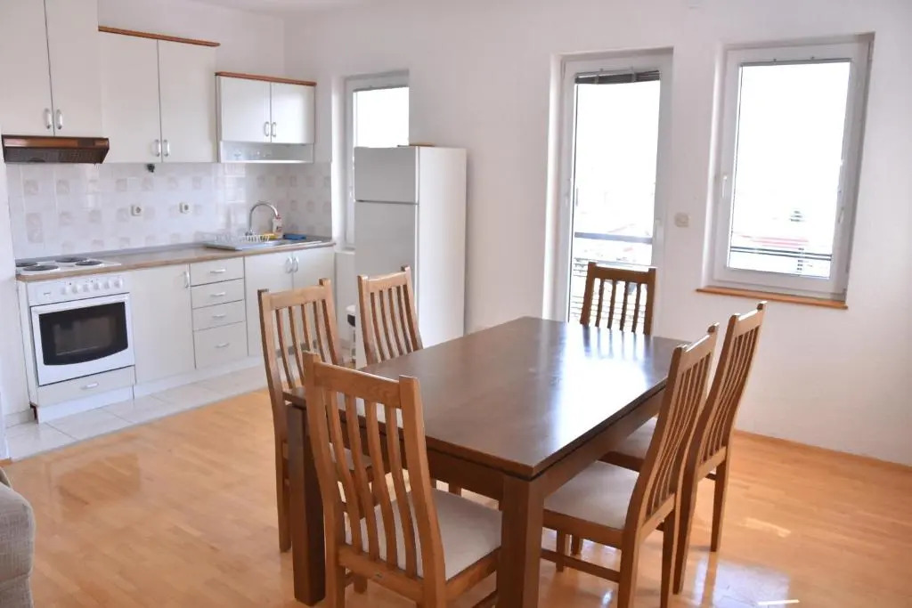 Apartment and Studio Damjan
