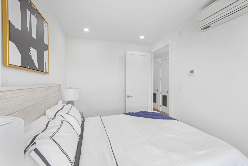 149BK-601 NEW PH 2BR-2Bath Private Rooftop W D