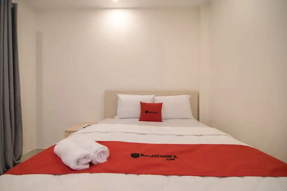 Reddoorz Plus near Big C Truong Chinh