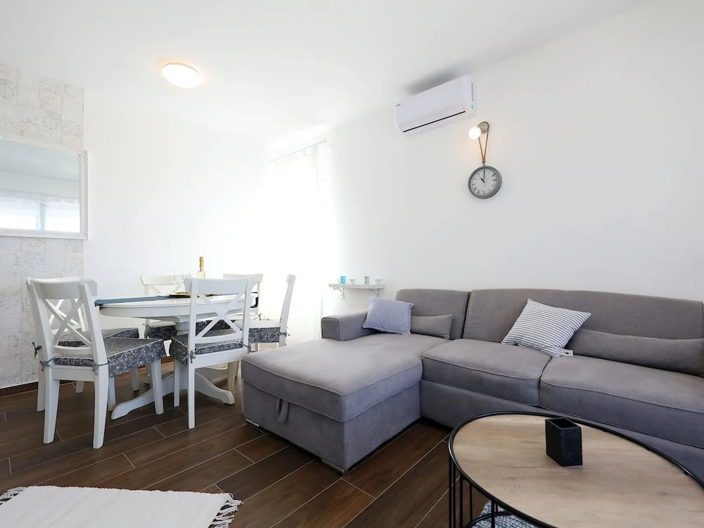 Modern and Luxurius Apartment With Swimingpool, Nice sea View Terrace
