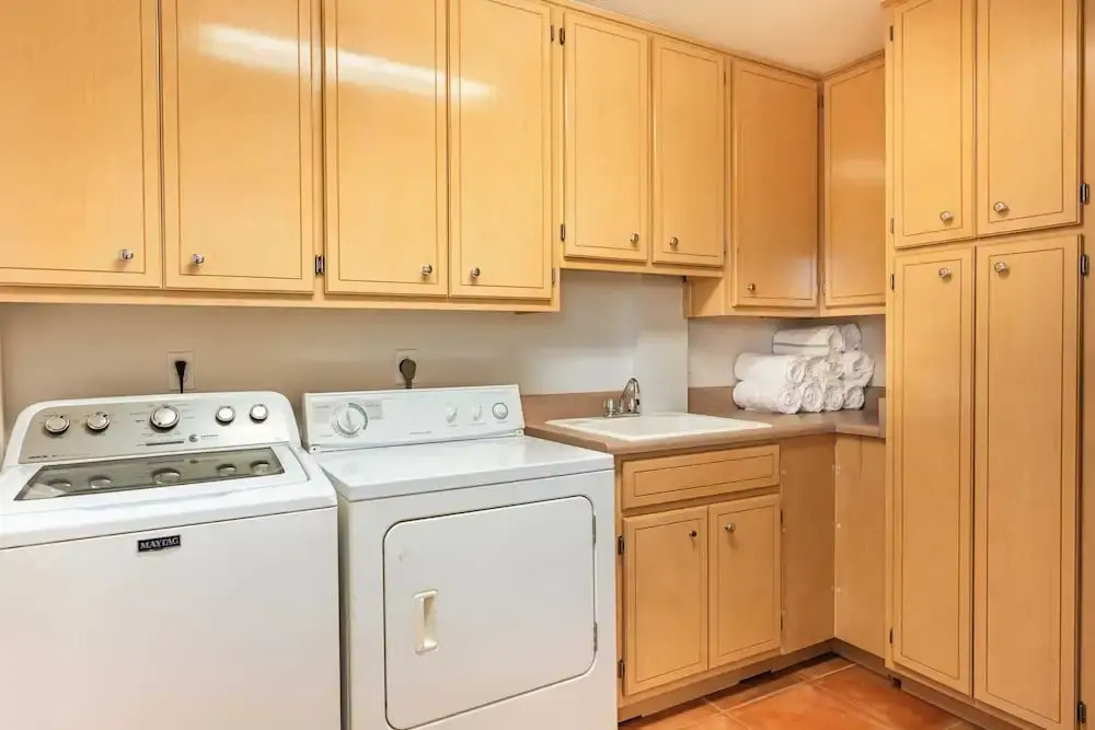 Gulf Front, Walk to Rosemary Beach, 5br, Gazebo Paradise on Park by Avantstay