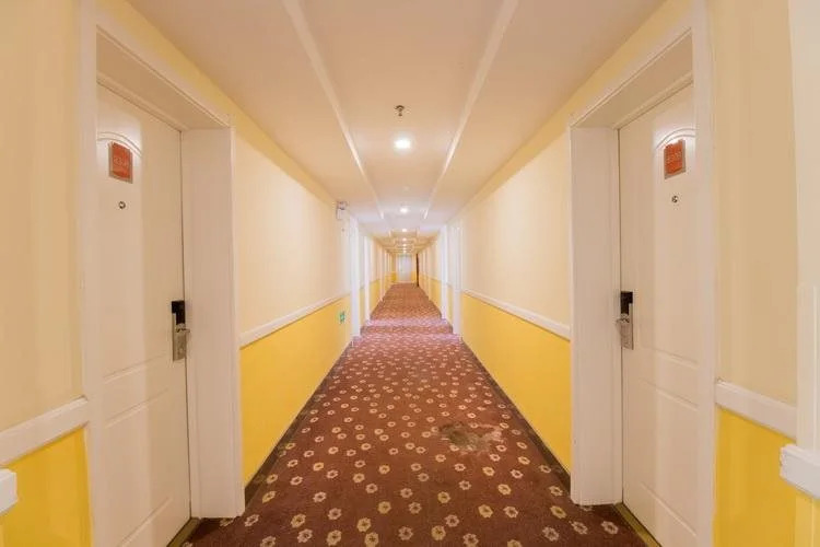 Home Inn Beijing International Studies University South Gate Shuangqiao Metro Station