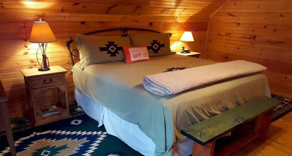 Leave It Behind 3 Bedroom Cabin by RedAwning