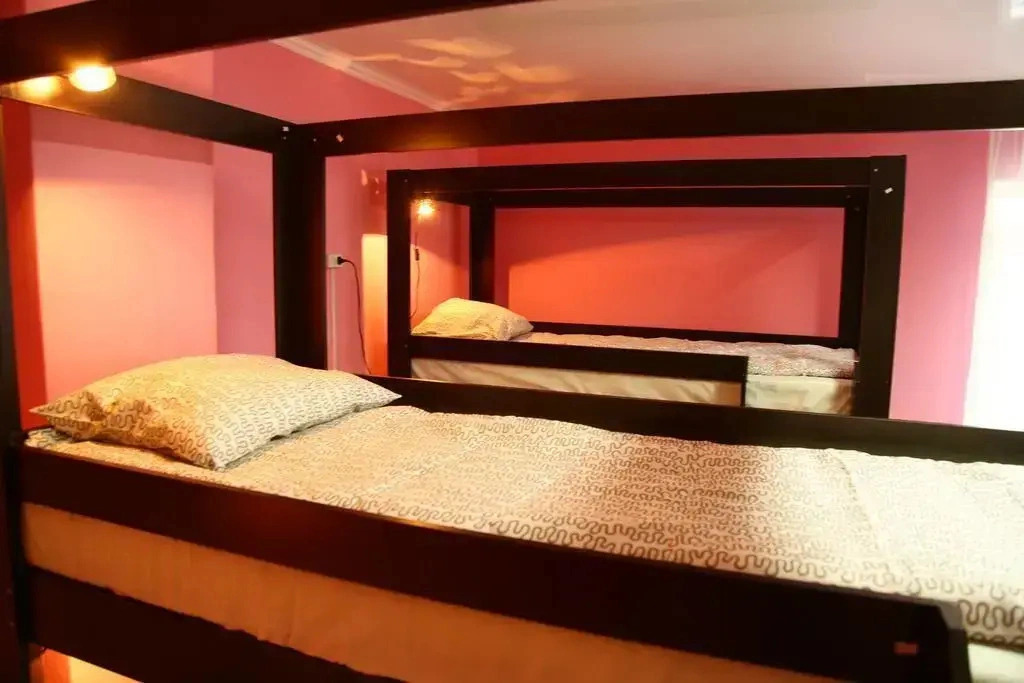 Like Hostel