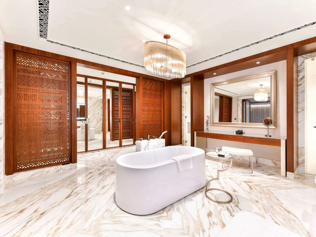 Royal Saray Resort
