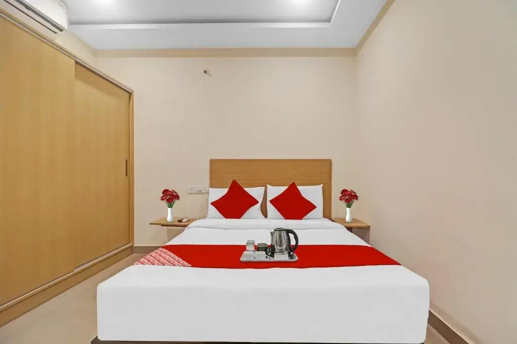OYO 93527 Hotel 7 Hills Luxury Rooms