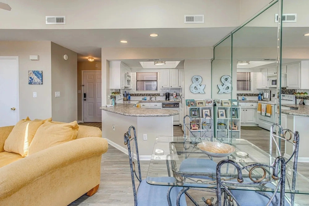 Walk to Beach! North Myrtle Beach Condo w/ Balcony