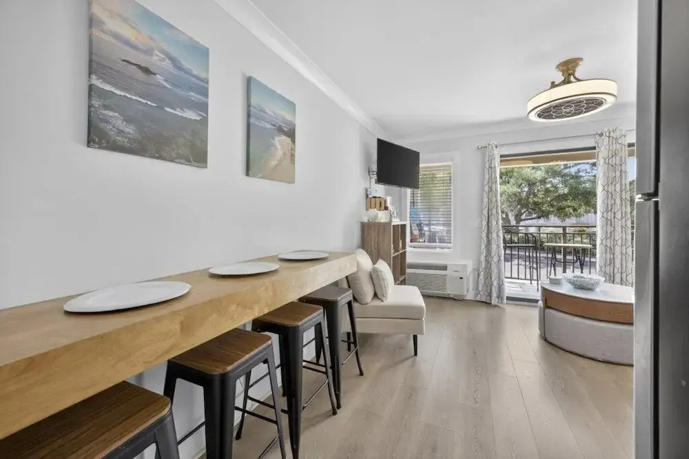 South End - 180 Sea Side Villas 1 Bedroom Condo
