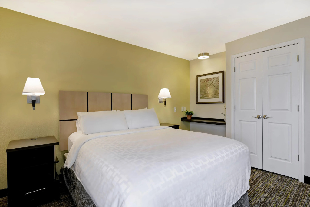 Candlewood Suites Indianapolis - South by IHG