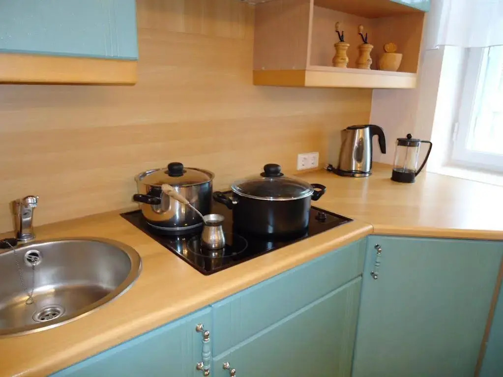 Romeo Family Apartments