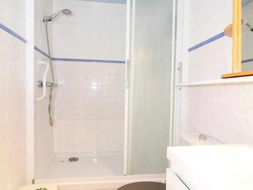 Appartement Balaruc-les-Bains, 1 pièce, 4 personnes - FR-1-553-48