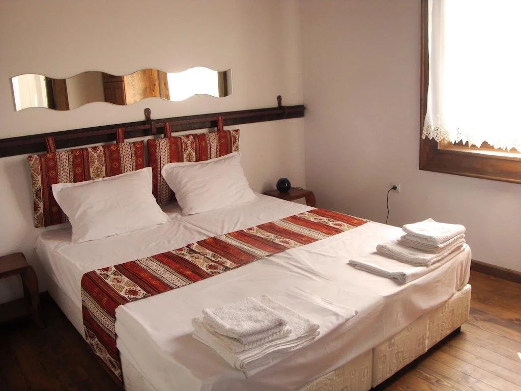 Guest House Black Lom