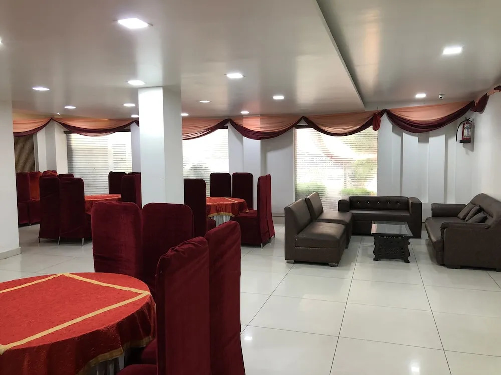 Capital O 6772 Hotel Mukund