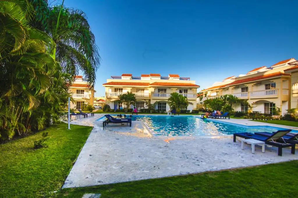 Residencial Las Palmeras de Willy Boca Chica