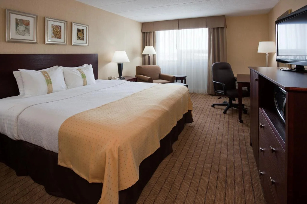 Holiday Inn Toronto Airport East by IHG