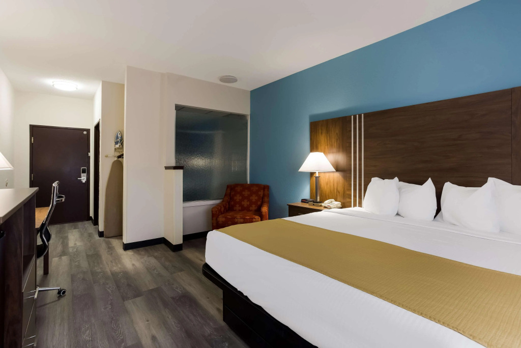 Best Western Crossroads Inn
