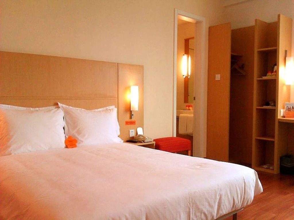 Ibis Shanghai Xujiahui