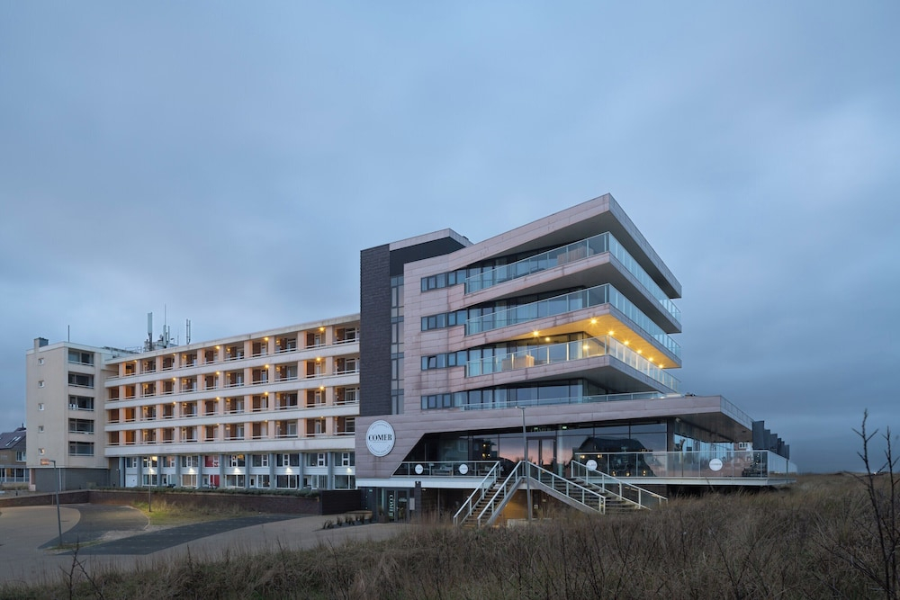 Chic Apartment for 8 With Seaview