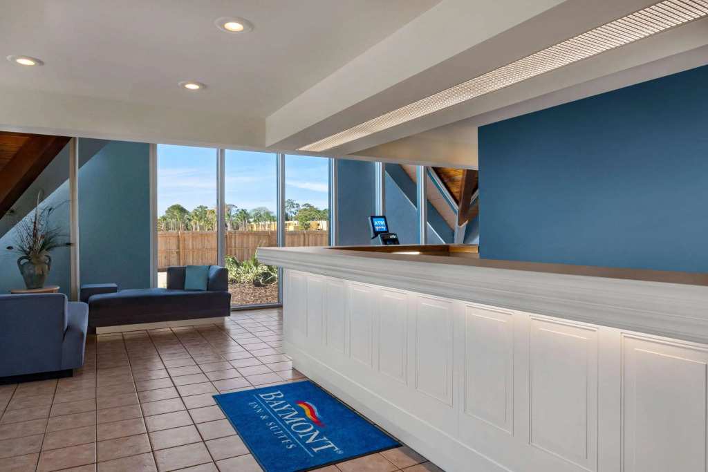 Baymont by Wyndham Intl Speedway I-95 Daytona Beach