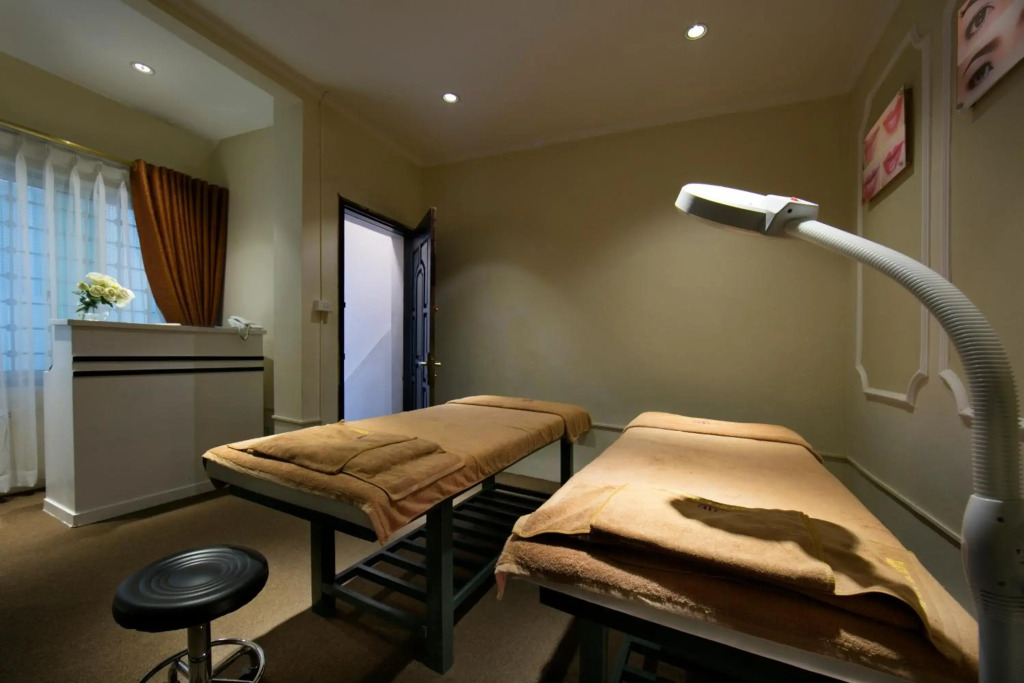 Hanoi Center Silk Premium Hotel & Spa & Travel
