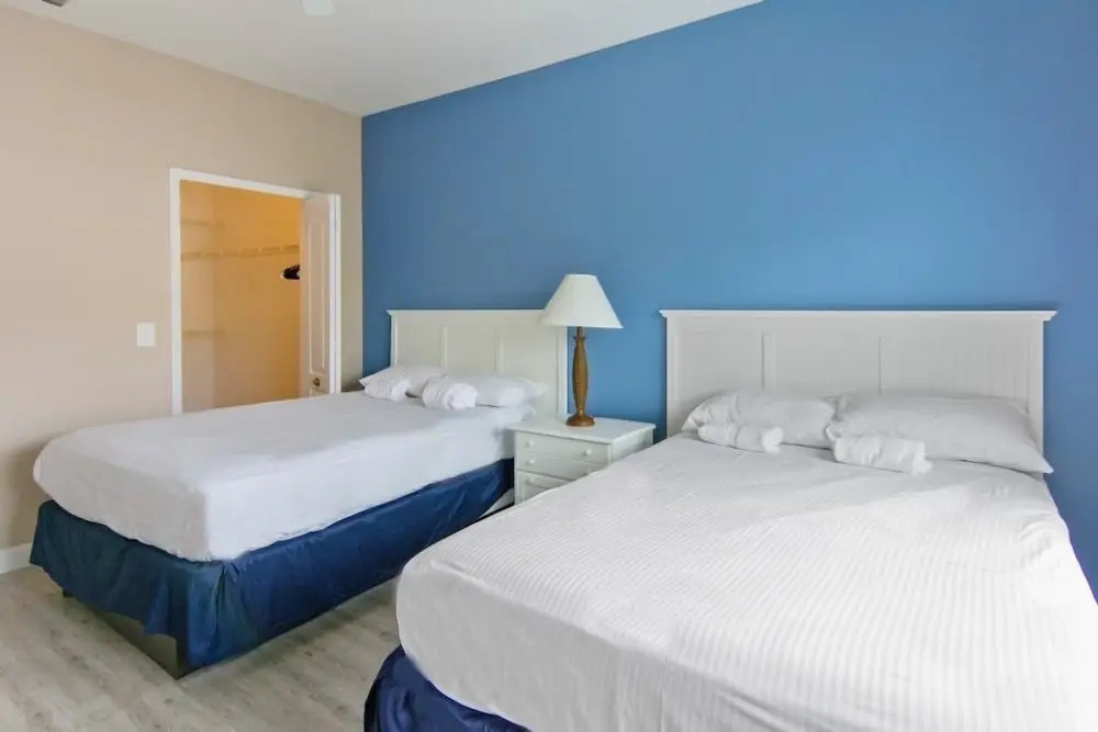 Runaway Beach Club 22202 - Two Bedroom Condo