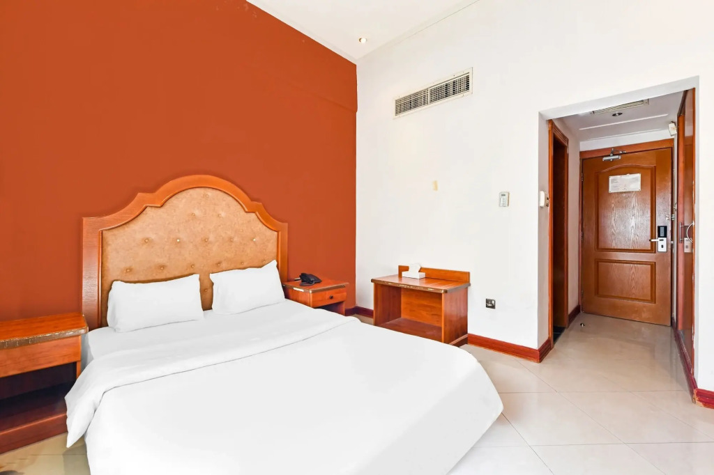 OYO 118 Revira Hotel