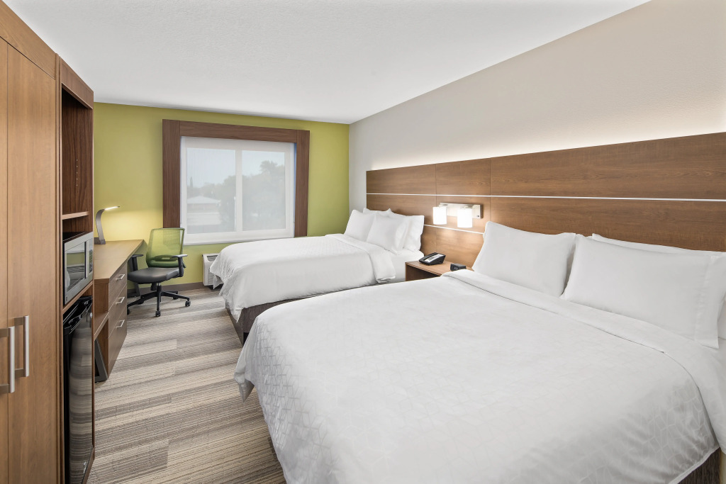Holiday Inn Express Hotel & Suites Palm Bay by IHG