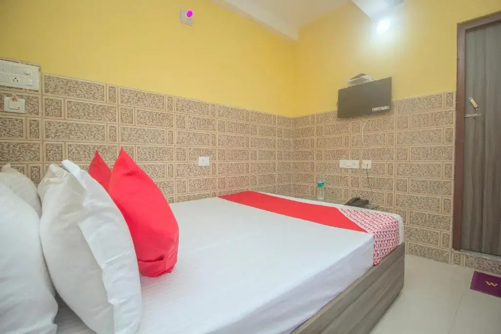 Triveni Lodge y OYO Rooms